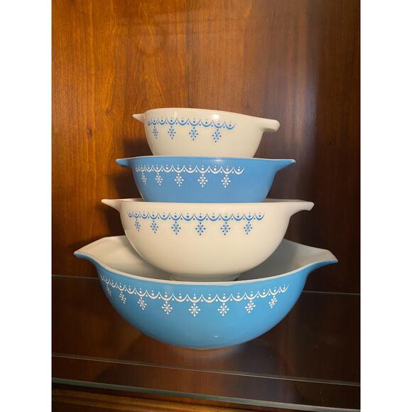 Pyrex Snowflake Garland Cinderella Mixing Bowl Full Set of